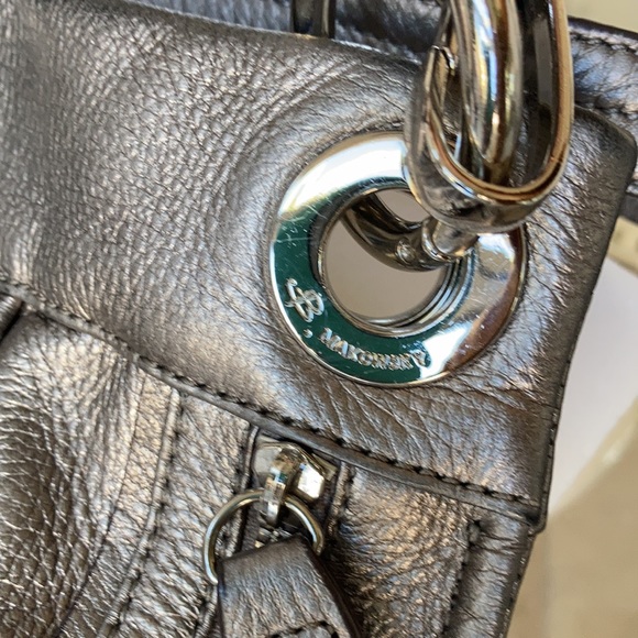 B. MAKOWSKY crossbody gray metallic silver leather bag - Picture 12 of 12